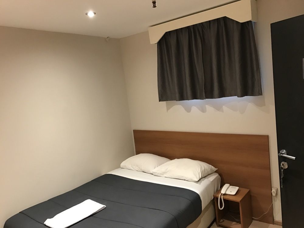 Royal Hotel Брюксел Екстериор снимка