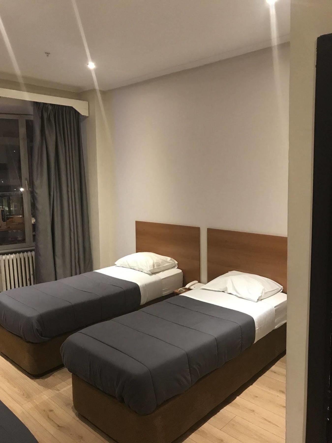 Royal Hotel Брюксел Екстериор снимка